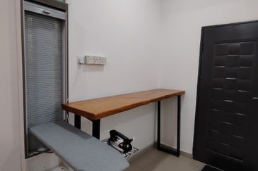 Fully Furnished 3 storey terrace house @ Taman Denai Puchong 