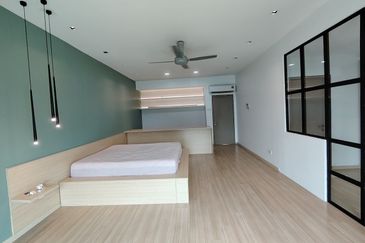 Fully Furnished 3 storey terrace house @ Taman Denai Puchong 