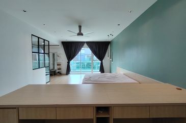 Fully Furnished 3 storey terrace house @ Taman Denai Puchong 