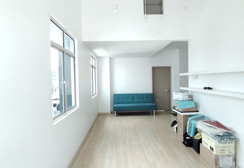 Fully Furnished 3 storey terrace house @ Taman Denai Puchong 