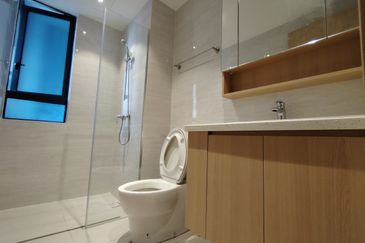 Brand new Aradia Lake City FULLY FURNISHED @ Wifi Medium Room For rent,KL North,Kepong