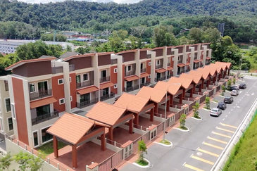 New Completed FREEHOLD INDIVIDUAL Title 5 Storey Superlink with CCC @ Taman Melati