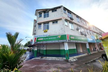 Oakland Commercial Centre