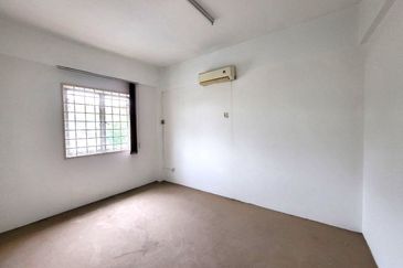 Oakland Commercial Centre