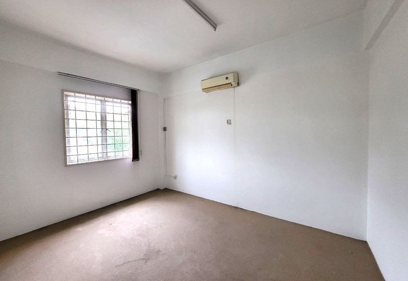 Oakland Commercial Centre