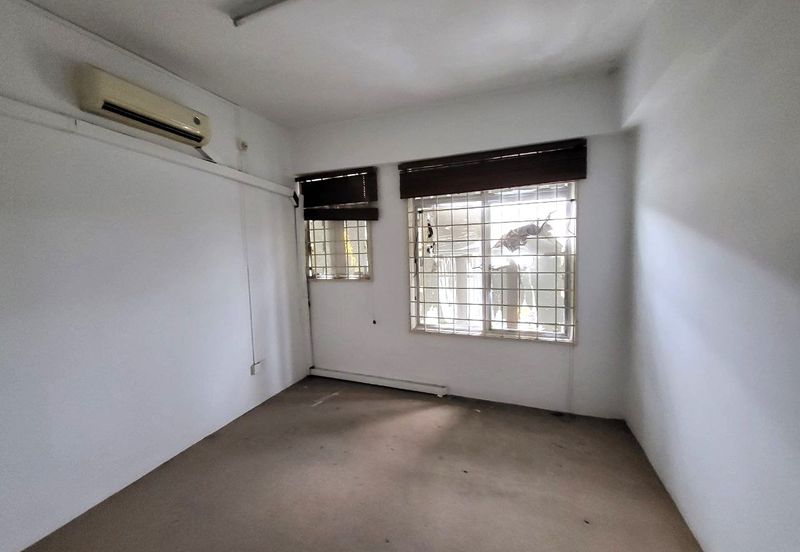 Oakland Commercial Centre