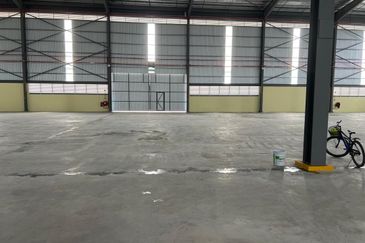 West Port, Pulau Indah