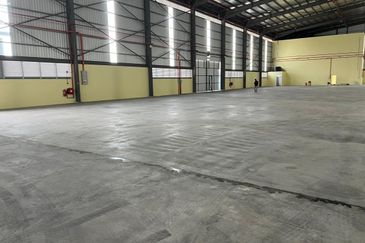 West Port, Pulau Indah