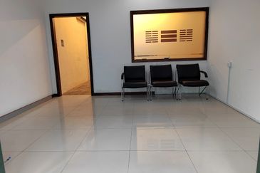 🏬Ground floor Shop Bandar Puteri Puchong near Hero Puteri Puchong