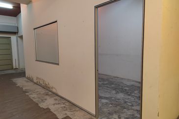 🏬Ground floor Shop Bandar Puteri Puchong near Hero Puteri Puchong