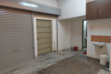 🏬Ground floor Shop Bandar Puteri Puchong near Hero Puteri Puchong