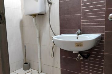 🏬Ground floor Shop Bandar Puteri Puchong near Hero Puteri Puchong