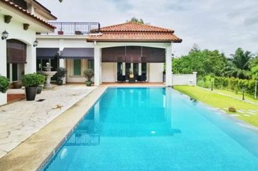 IOI Beverly Row @ IOI Resort City