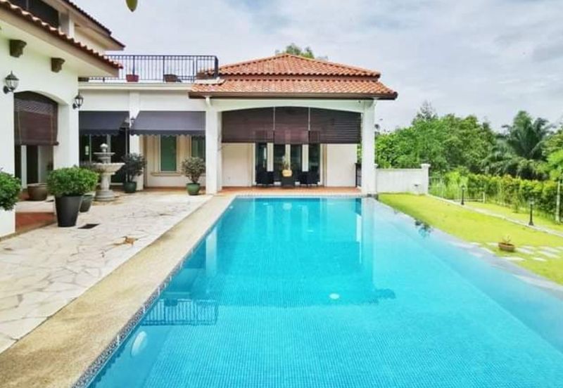 IOI Beverly Row @ IOI Resort City