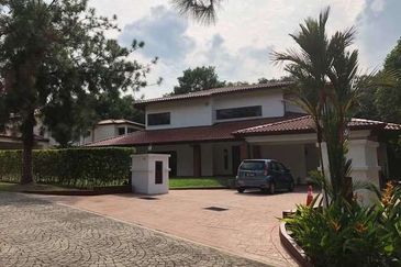 IOI Beverly Row @ IOI Resort City