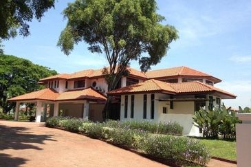 IOI Beverly Row @ IOI Resort City