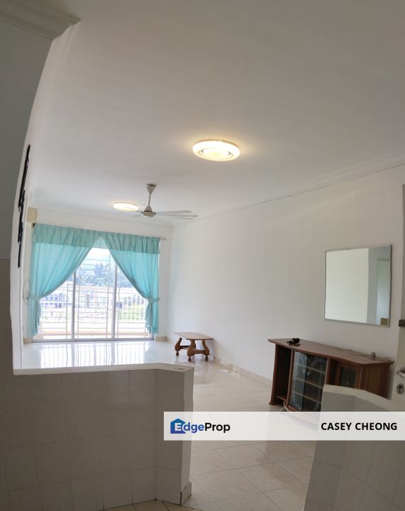 📍 For Rent: 🏠 Corner Unit Koi Tropika Condo Puchong | 4R2B1CP | 💰 RM1600, Selangor, Bandar Puteri Puchong