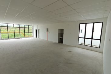 [Tenanted] 2&3 Storey Factory For Sale, Senawang Integrated Industrial Park