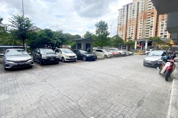 Glomac Centro @ Bandar Utama, Ground floor shop 1285sf RENT RM 4,000