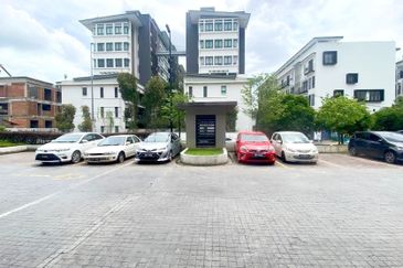 Glomac Centro @ Bandar Utama, Ground floor shop 1285sf RENT RM 4,000