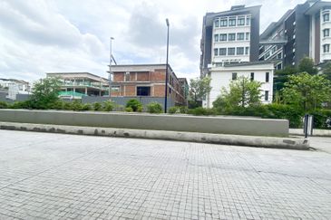 Glomac Centro @ Bandar Utama, Ground floor shop 1285sf RENT RM 4,000