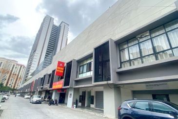 Glomac Centro @ Bandar Utama, Ground floor shop 1285sf RENT RM 4,000