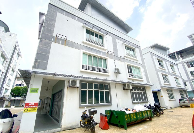 Parklane Commercial Hub