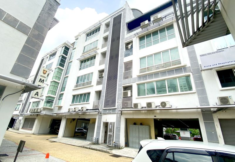 Parklane Commercial Hub