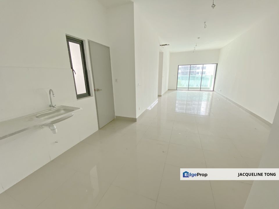 Twin Residence @ Puchong Jaya. FREEHOLD 3+1rooms 2bathrooms Brand New Corner Unit Pool View for Sale RM 680k neg, Selangor, Puchong