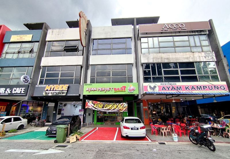 The Trillium @Lake Fields