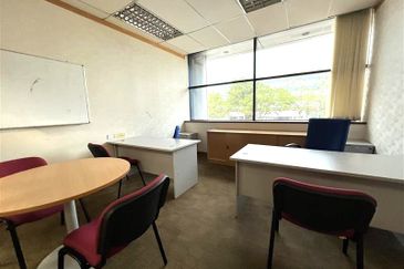 HiCom-Glenmarie Industrial Park