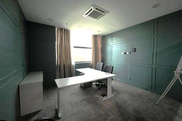 HiCom-Glenmarie Industrial Park