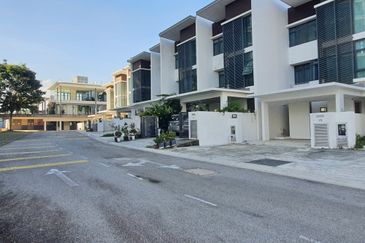 Cyberjaya w 3 sty/4 sty Superlink House, Freehold