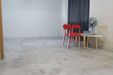 Pangsapuri Kiambang, Bukit Subang