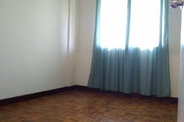 Pangsapuri Kiambang, Bukit Subang