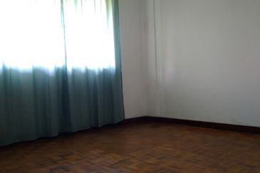 Pangsapuri Kiambang, Bukit Subang