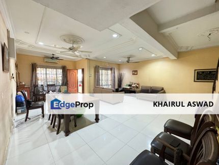 Seksyen 11, Shah Alam, Selangor Rumah Teres 2 Tingkat Renovated 6 Bilik for sale. , Selangor, Shah Alam