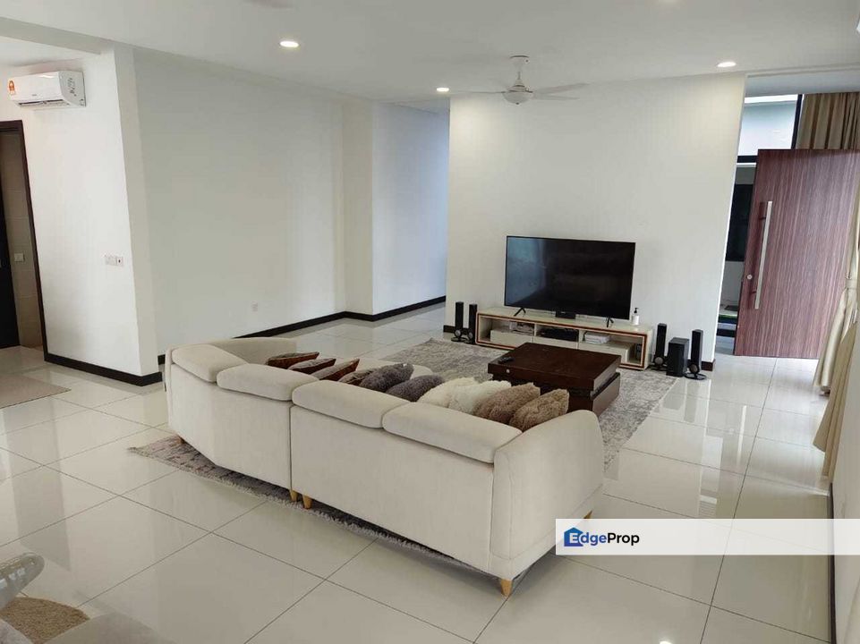 Elmina Tiana Bukit Jelutong , Selangor, Bukit Jelutong