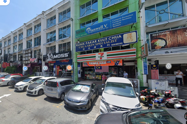 Ground Floor Shop Bandar Puteri 1 Puchong Opp Hero Market