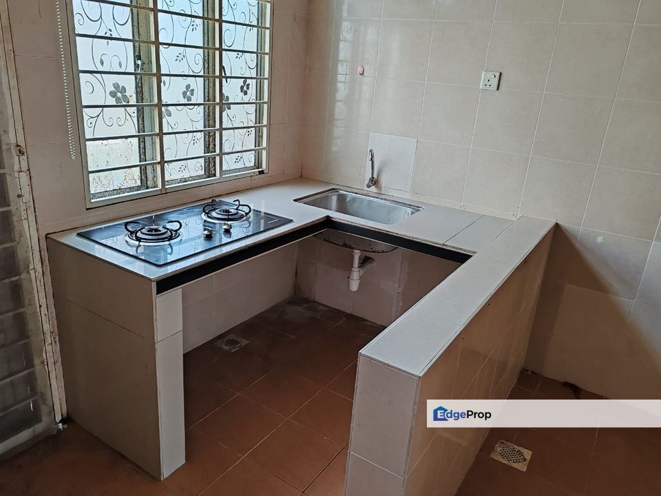 Freehold 22x75 2sty Terace Puchong Utama Pu1, Selangor, Puchong