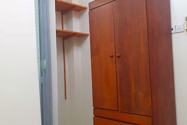 Room @ Family Home, Section17, PJ. Free parking.