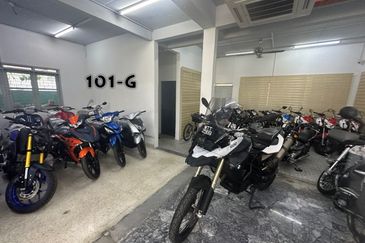  Tenanted Facing Mainraod 2 Sty Shop Bunglow @ Jalan Sireh Klang For Sale