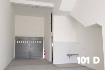 Facing Mainroad 2 Sty Shoplot Eco Sanctuary For Sale