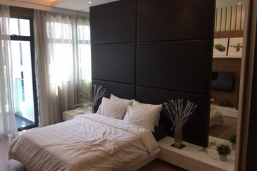 24x85 3 Storey Superlink House, Poolvillas, Reflexion Puchong, Taman Nusaputra Puchong, Near Cyberjaya