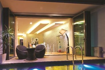 24x85 3 Storey Superlink House, Poolvillas, Reflexion Puchong, Taman Nusaputra Puchong, Near Cyberjaya