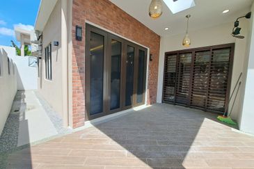 Alam Sari Bangi, Fully Renovated 2 Storey SEMI D HOUSE, Near Kajang, Putrajaya, Bangi UKM, Freehold