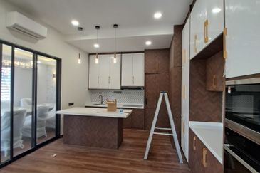 Alam Sari Bangi, Fully Renovated 2 Storey SEMI D HOUSE, Near Kajang, Putrajaya, Bangi UKM, Freehold