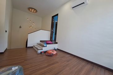 Alam Sari Bangi, Fully Renovated 2 Storey SEMI D HOUSE, Near Kajang, Putrajaya, Bangi UKM, Freehold