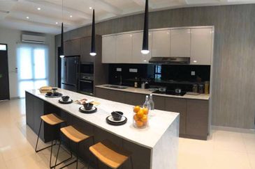 Puchong 3 Storey Superlink Villa House near Cyberjaya, Putrajaya, MEX Highway