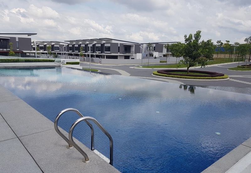 [ Fully Renovated ] Kajang East Terrace House for Sale, Freehold, with Clubhouse facilities